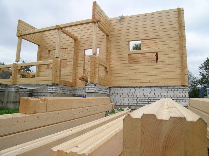 Из какого бруса лучше строить дом